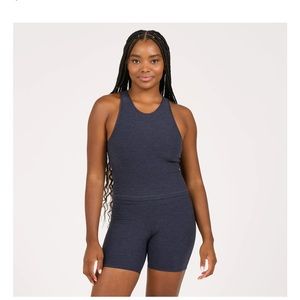 Vuori elevation plyo tank in purple